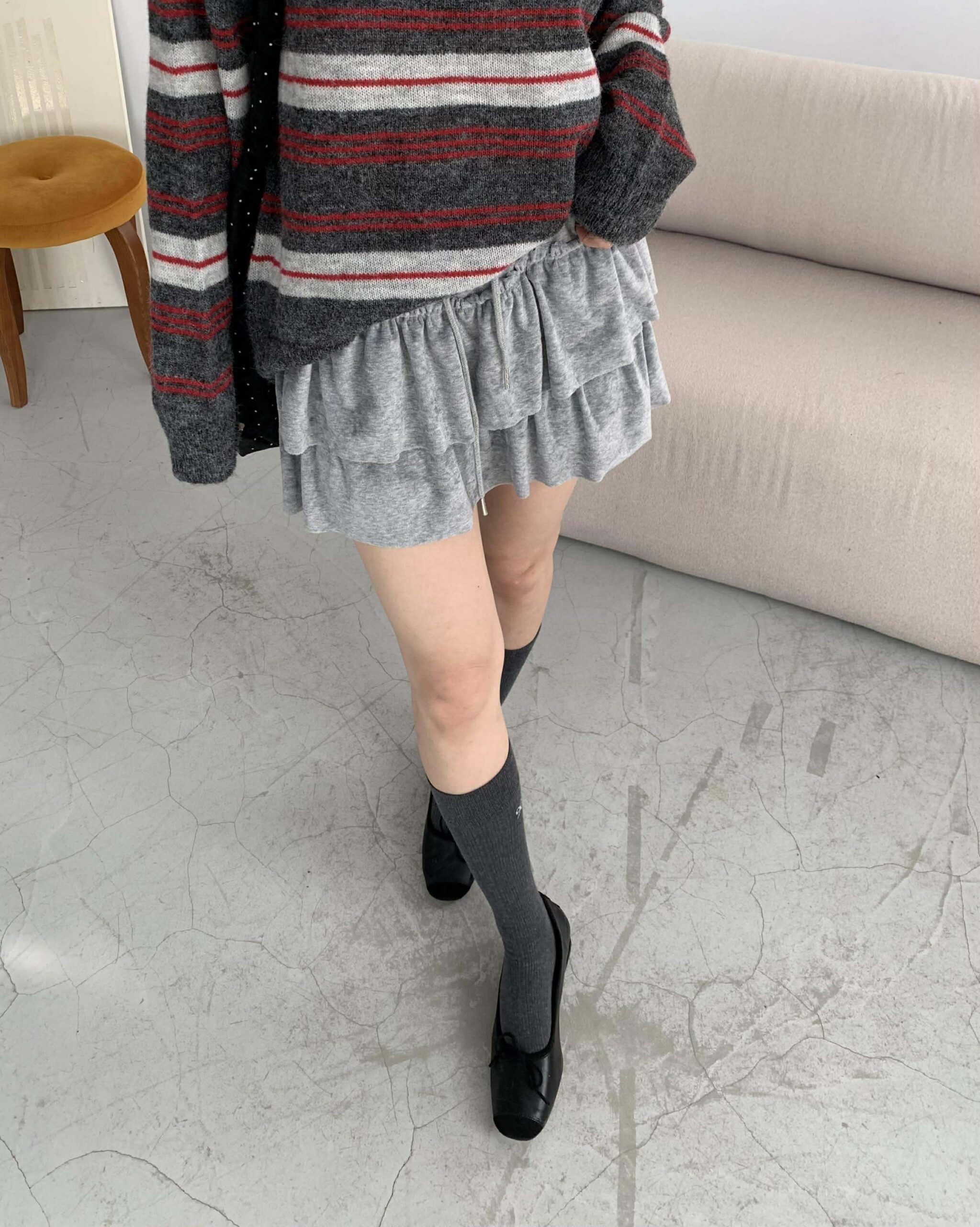 質感辣妹絨面蛋糕短裙 (灰)