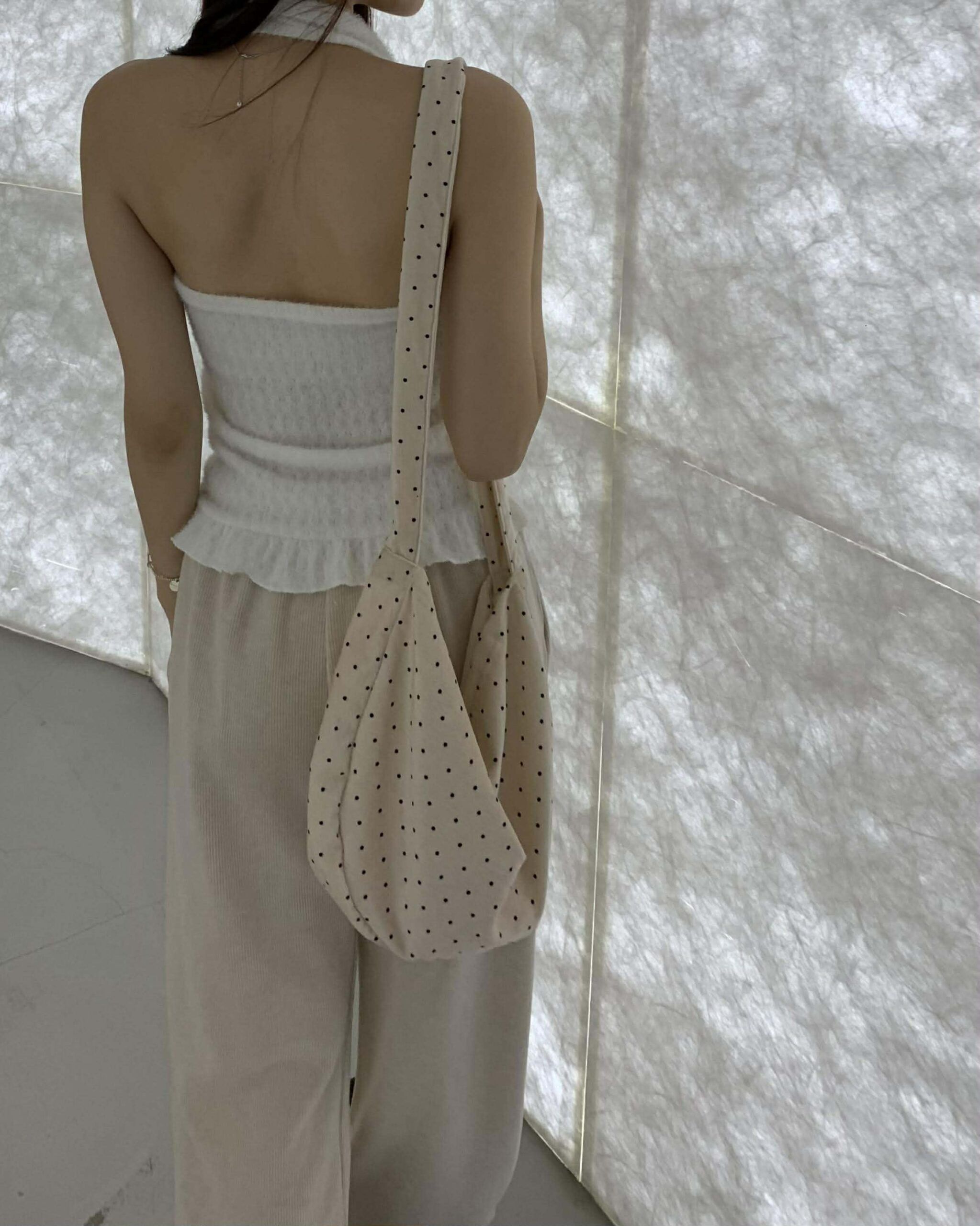 質感壓紋縮口褲 (燕麥)