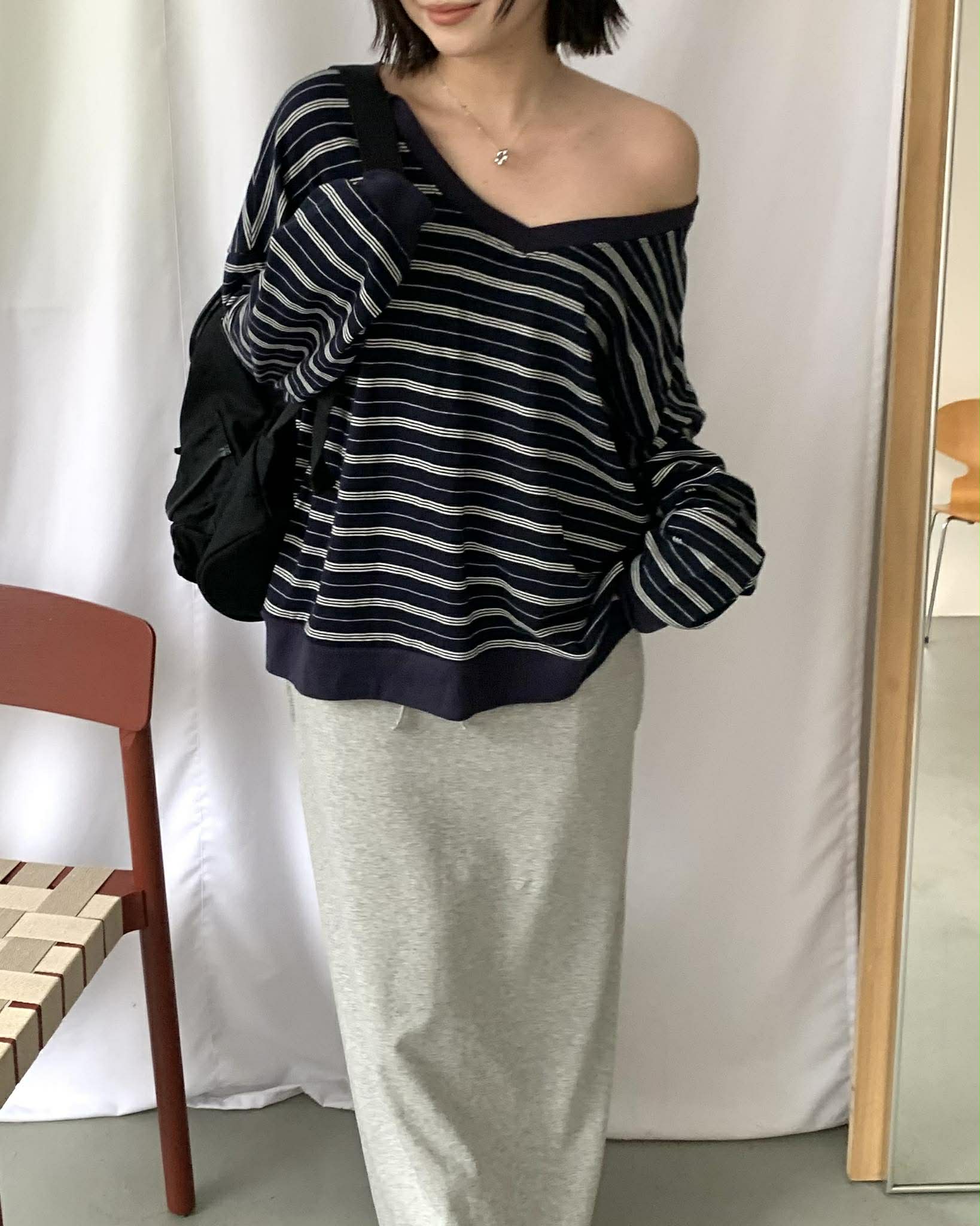 小慵懶V領條紋上衣 (深藍)