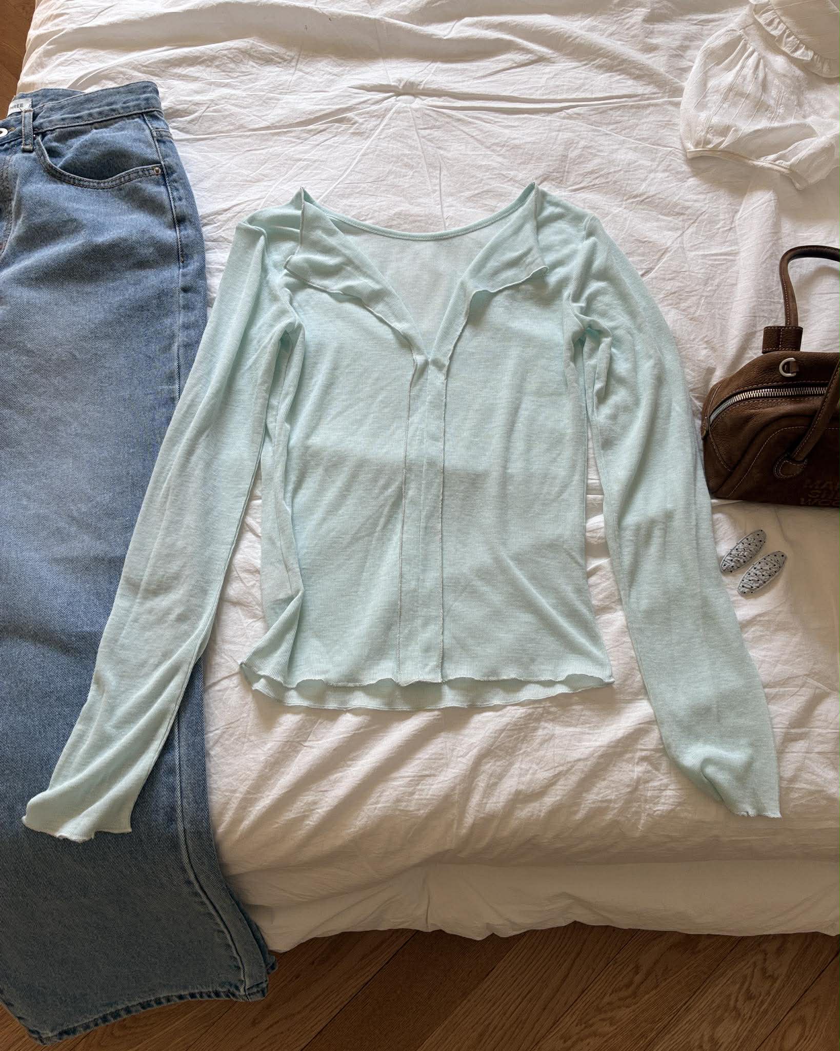 隨性微透V領上衣  (薄荷綠)