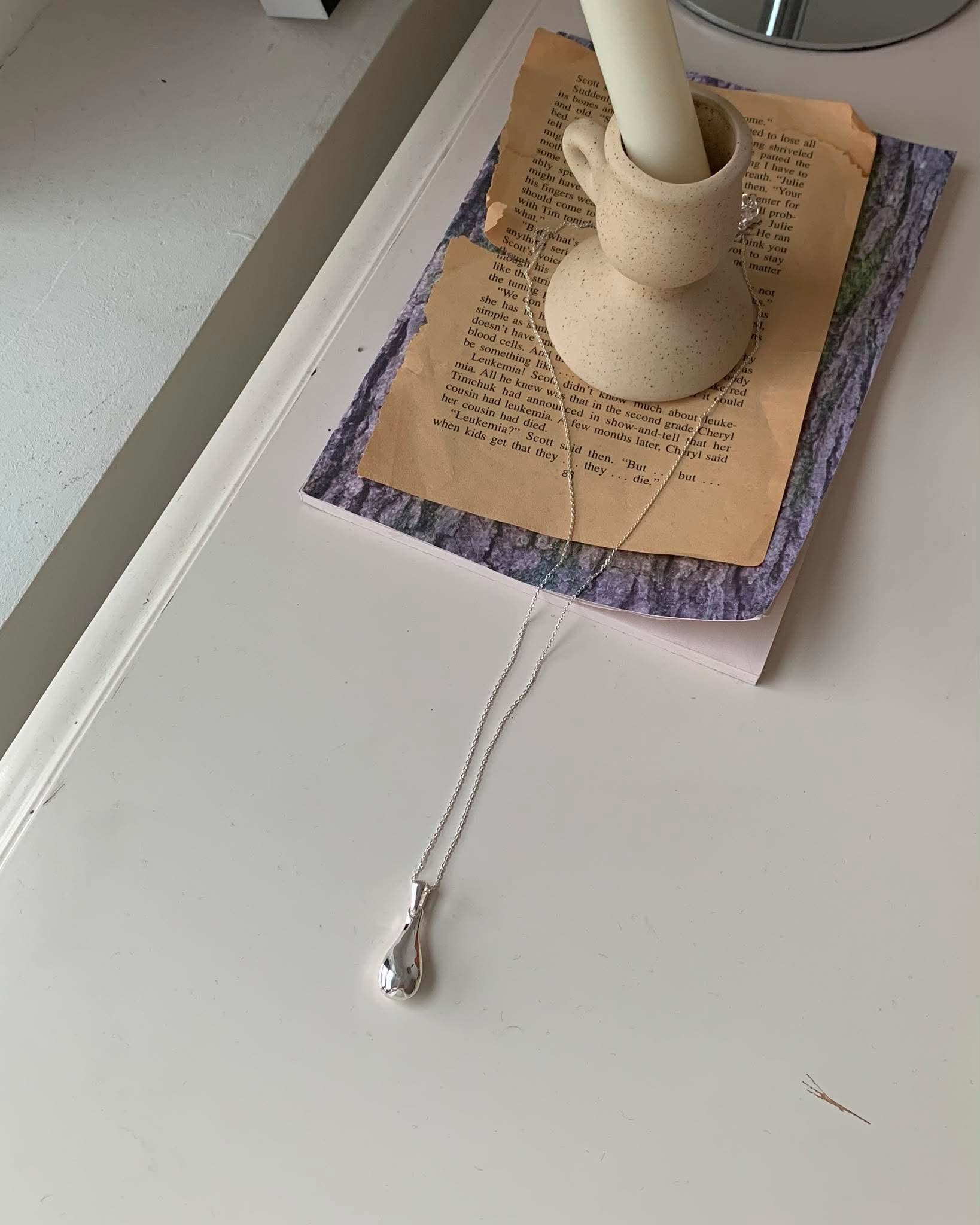 飾品櫃必備的水滴長鍊